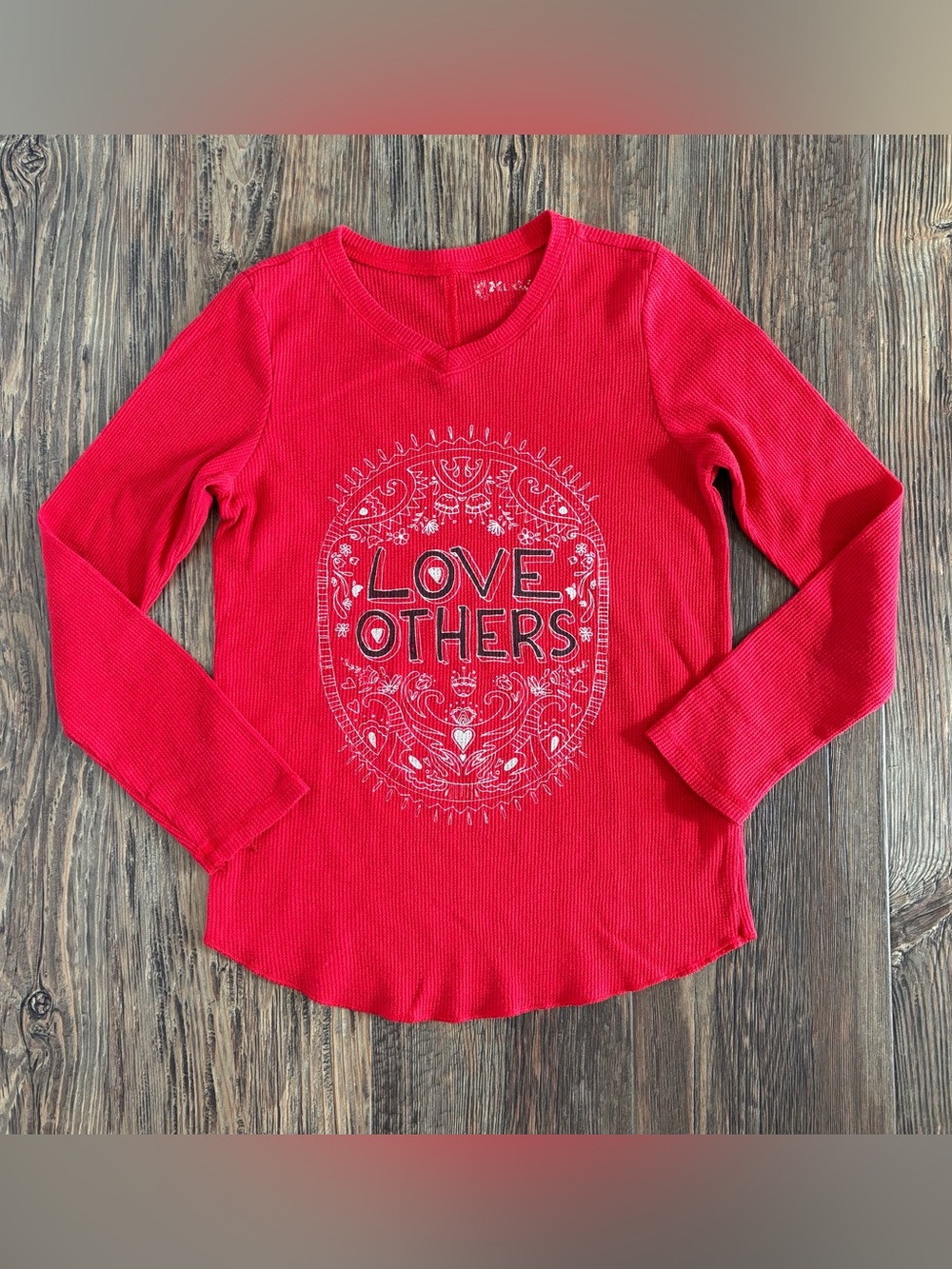 Mudd Long Sleeve Waffle Knit Shirt WOMENS JUNIORS NO SIZE TAG “Love Others” Red